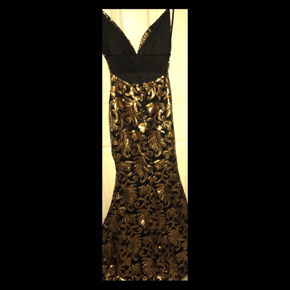 Fashion Nova Evening Gown Black/Gold🖤